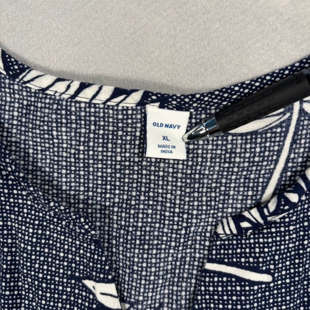 Old Navy Womens XL Navy Blue White Tropical Leaf Print Cotton Rayon Blouse Top - Picture 4 of 13